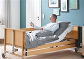 Cliquez sur l’image pour voir les détails du produit :Lit Dali avec sommier en bois
